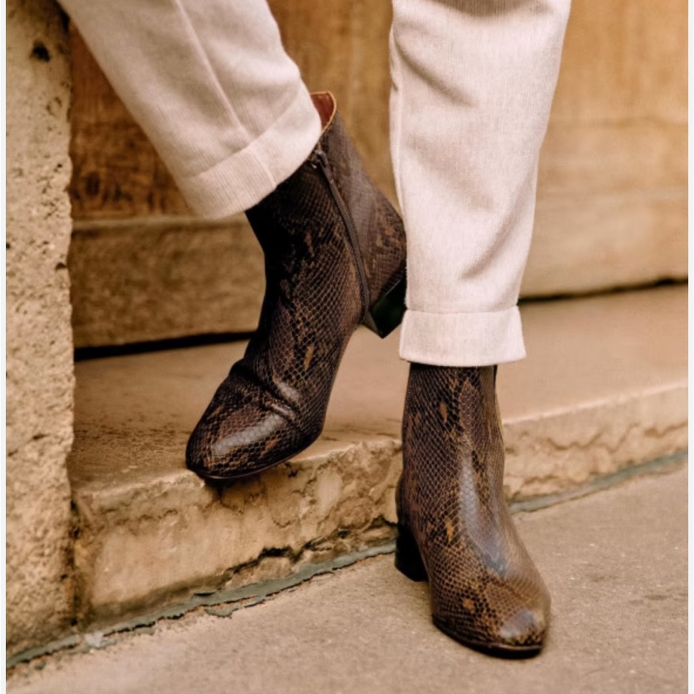 Noah Ankle Boots